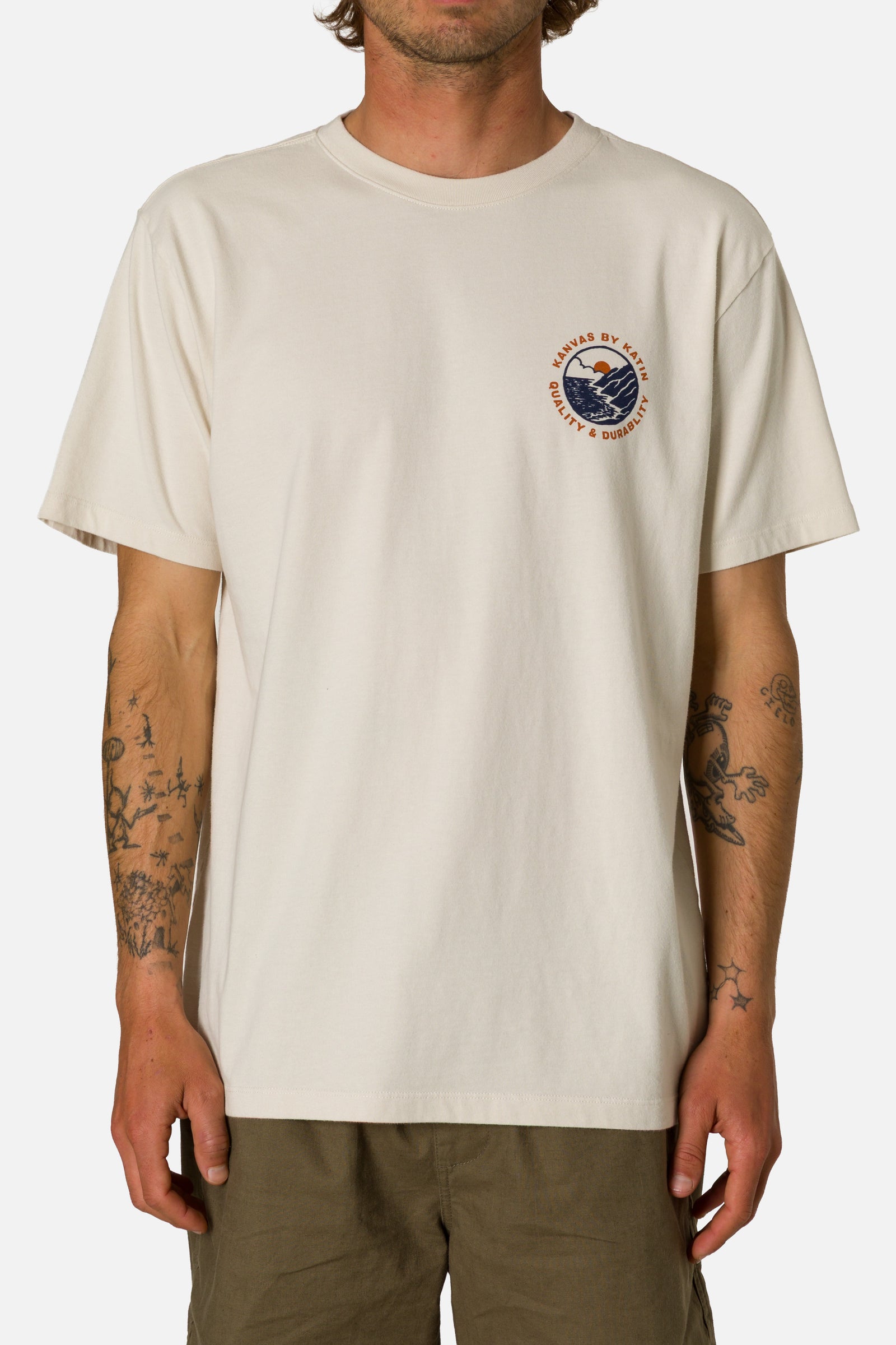 Katin sur tee vintage white 03 k