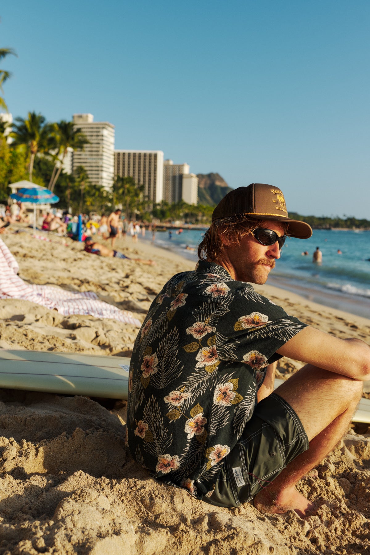 Web_katin_summer26_suds_trucker_hat_light_brown_mallow_shirt_black_2579