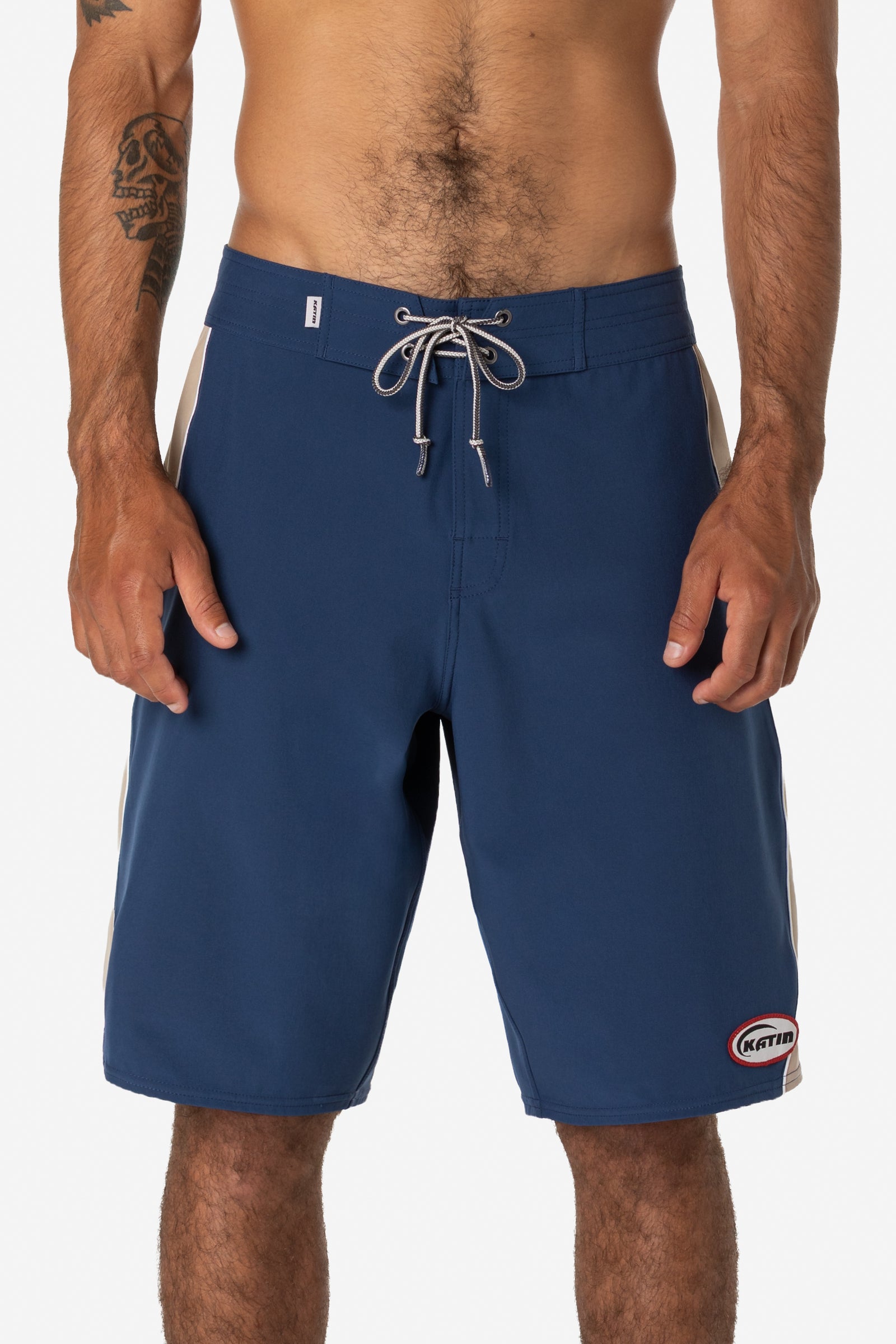 Katin su26 flow surf trunk navy on model 01 front