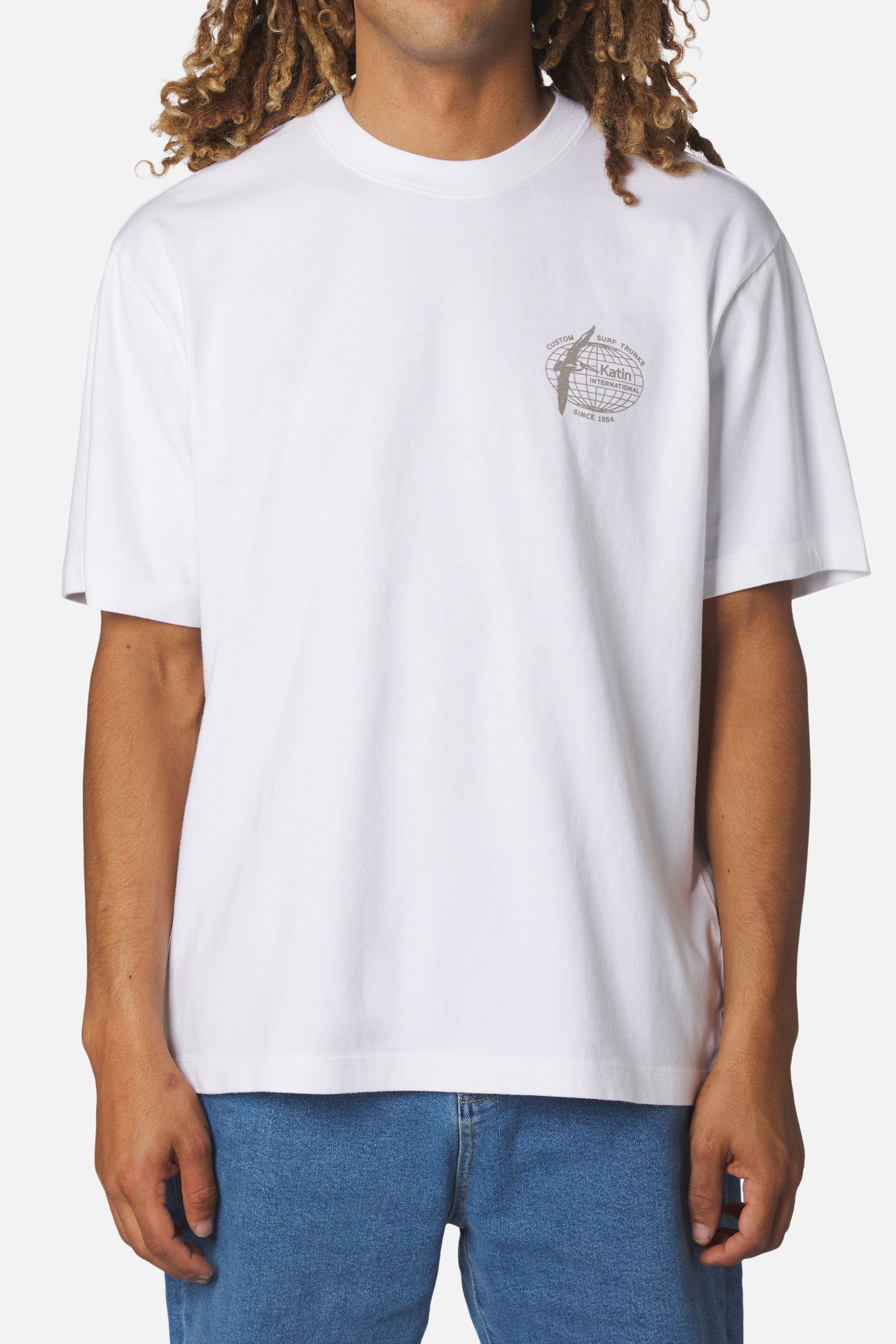 Katin su26 graphic ss tee williams box fit tee white on model front